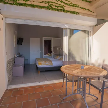 Le Grand Pavois Hotell 3*